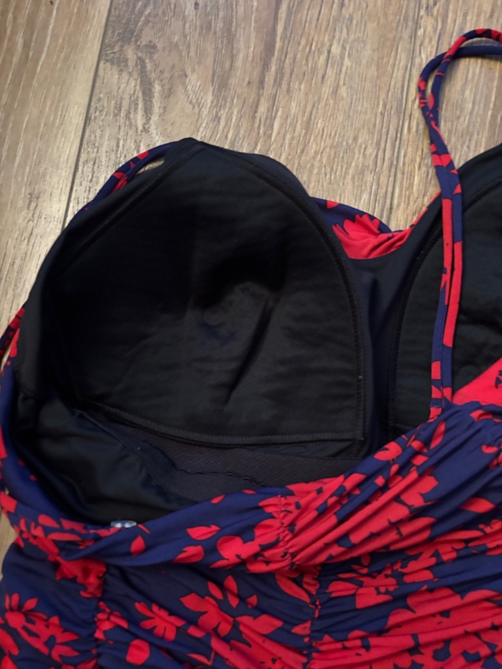 Lands’ End Navy & Red Floral Ruched swim tankini size 18 - Picture 3 of 5